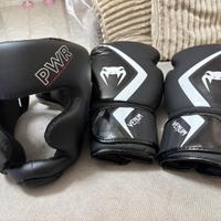 Guantoni e para viso boxe