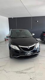 Lancia Ypsilon 1.2 69 CV 5 porte S&S Platinum