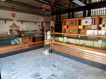 Rif.E1303| negozio siracusa