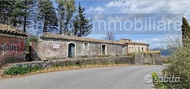 Terreno 17.000mq con fabbricato a Linguaglossa