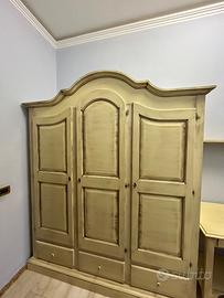 Cameretta: armadio, libreria, comodini e scrivania