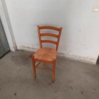 Sedia in legno seduta in paglia 