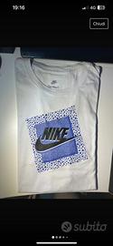 T-shirt Nike