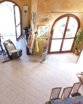 Villa di 200 m² con più di 5 locali a Diano Marina