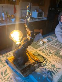 Lampada da tavolo realizzata a mano