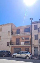 Casa con garage su 3 livelli in via gramsci