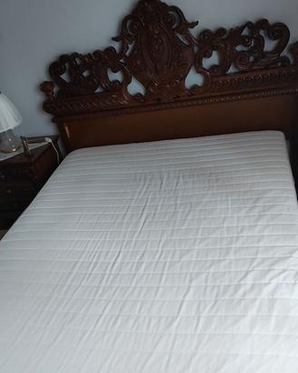 Materasso  matrimoniale con rete in doghe in legno