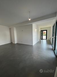 Ufficio ristrutturato fronte strada