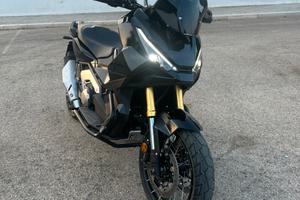Honda X-adv 750