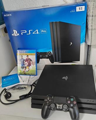 PlayStation 4 pro 1 TB come nuova + gioco