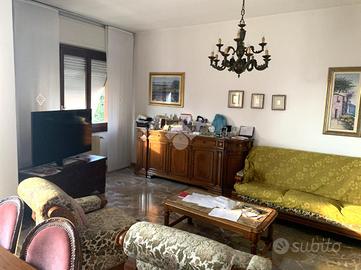 3 LOCALI A MONZA