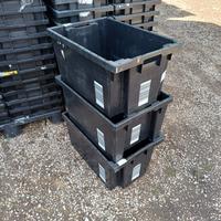 Scatola in plastica rigida impilabile