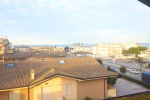 QUADRILOCALE SU DUE LIVELLI CON TERRAZZO E POSTO A