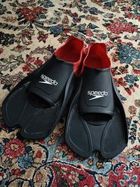 Speedo pinne per piscina