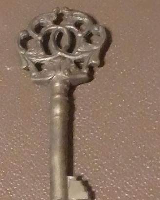 vecchia chiave in ottone 