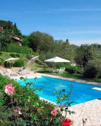 Rustico / Casale di 350 m² con più di 5 locali e b