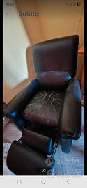   Poltrona nera... R.E.G.A.L.O