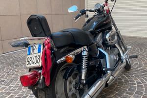 Harley Davidson 883.