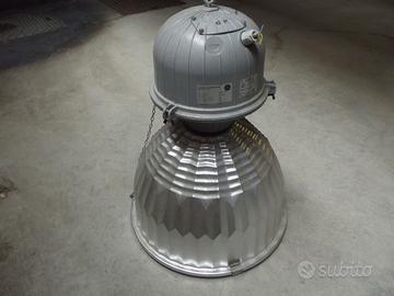 FARO A SOSPENSIONE PER ILLUMINAZIONE DA INTERNI