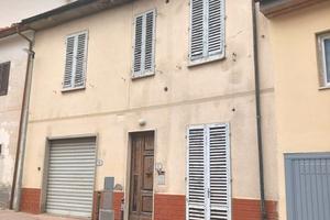Terratetto con garage e giardino a Cerreto Guidi