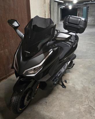 Honda forza 350 my 2025 nero lucido