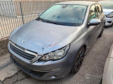 Peugeot 308 anno 2015 ricambi usati