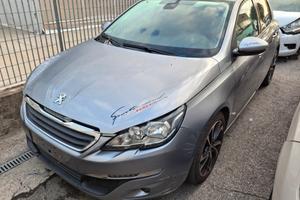 Peugeot 308 anno 2015 ricambi usati