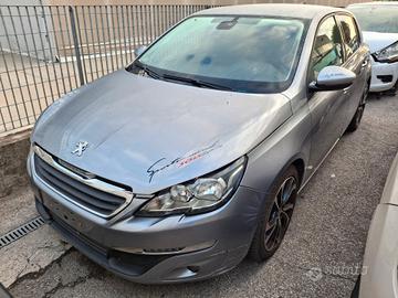 Peugeot 308 anno 2015 ricambi usati