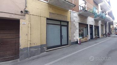 Immobile di 89 m² a Oleggio