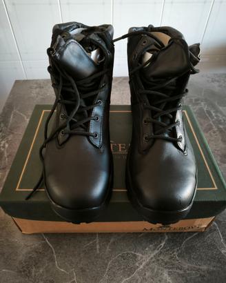 Scarpe antinfortunistiche con puntale rinforzato