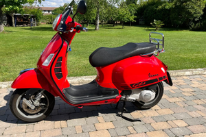 Vespa gts250