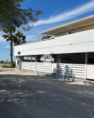 2 LOCALI A MANFREDONIA