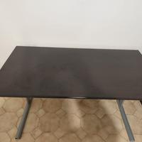 Scrivania da ufficio/ stanzetta 