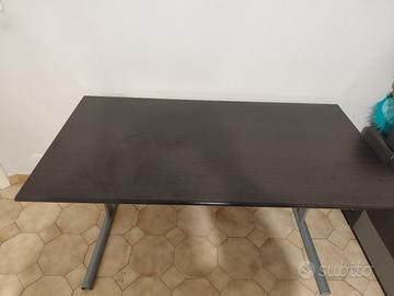 Scrivania da ufficio/ stanzetta 
