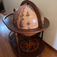 Mobile bar mappamondo