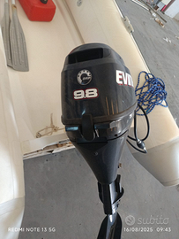 Gommone con motore envirude