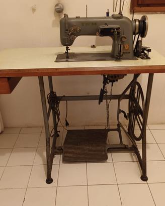 macchina da cucire industriale Singer 