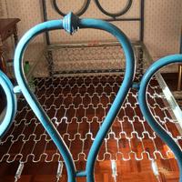 Letto antico ferro battuto con applicche