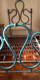 Letto antico ferro battuto con applicche