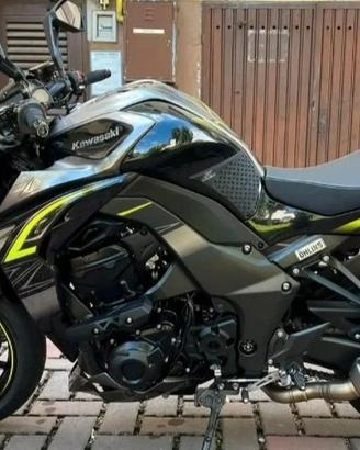Kawasaki Z1000 R edition