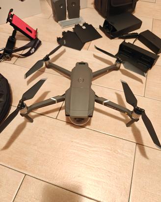 DJI Mavic 2 zoom + Fly More Kit pari al nuovo 