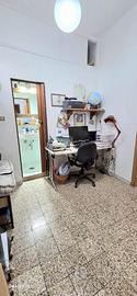 MONOLOCALE A BARI