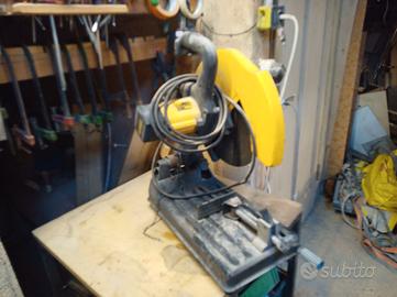 Troncatrice per metalli DeWalt