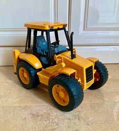 Trattore giocattolo giallo