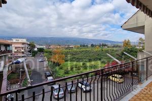 Appartamento con terrazza e garage a Riposto