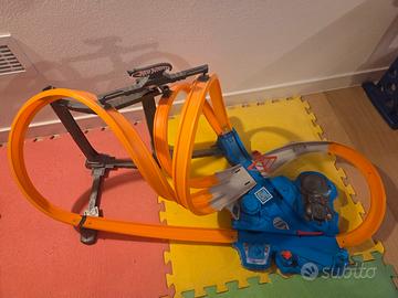 Pista Hot Wheels doppio Booster