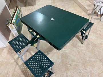 Tavolino in plastica