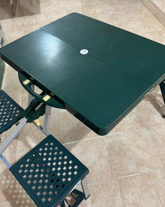 Tavolino in plastica
