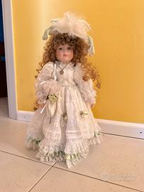 Bambola in porcellana