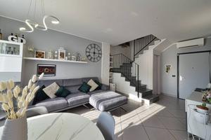 Appartamento di 107 m² con 4 locali e box auto a C